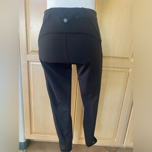 Lululemon train 3/4 black leggings sheer side panels size 10